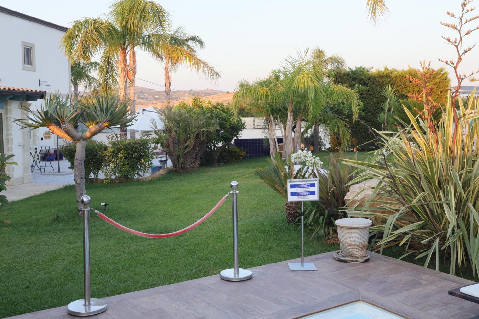 Relais Dea Degli Ulivi Hotel Agrigento Exterior photo